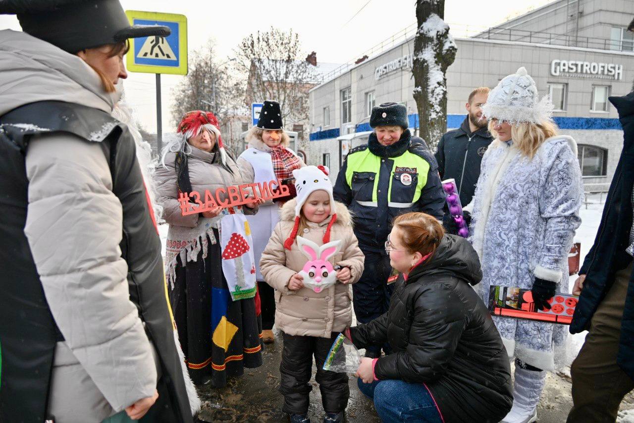 В Подмосковье продолжается реализация профилактической акции "Новогодний патруль" В Подмосковье продолжается реализация профилактической акции "Новогодний патруль"