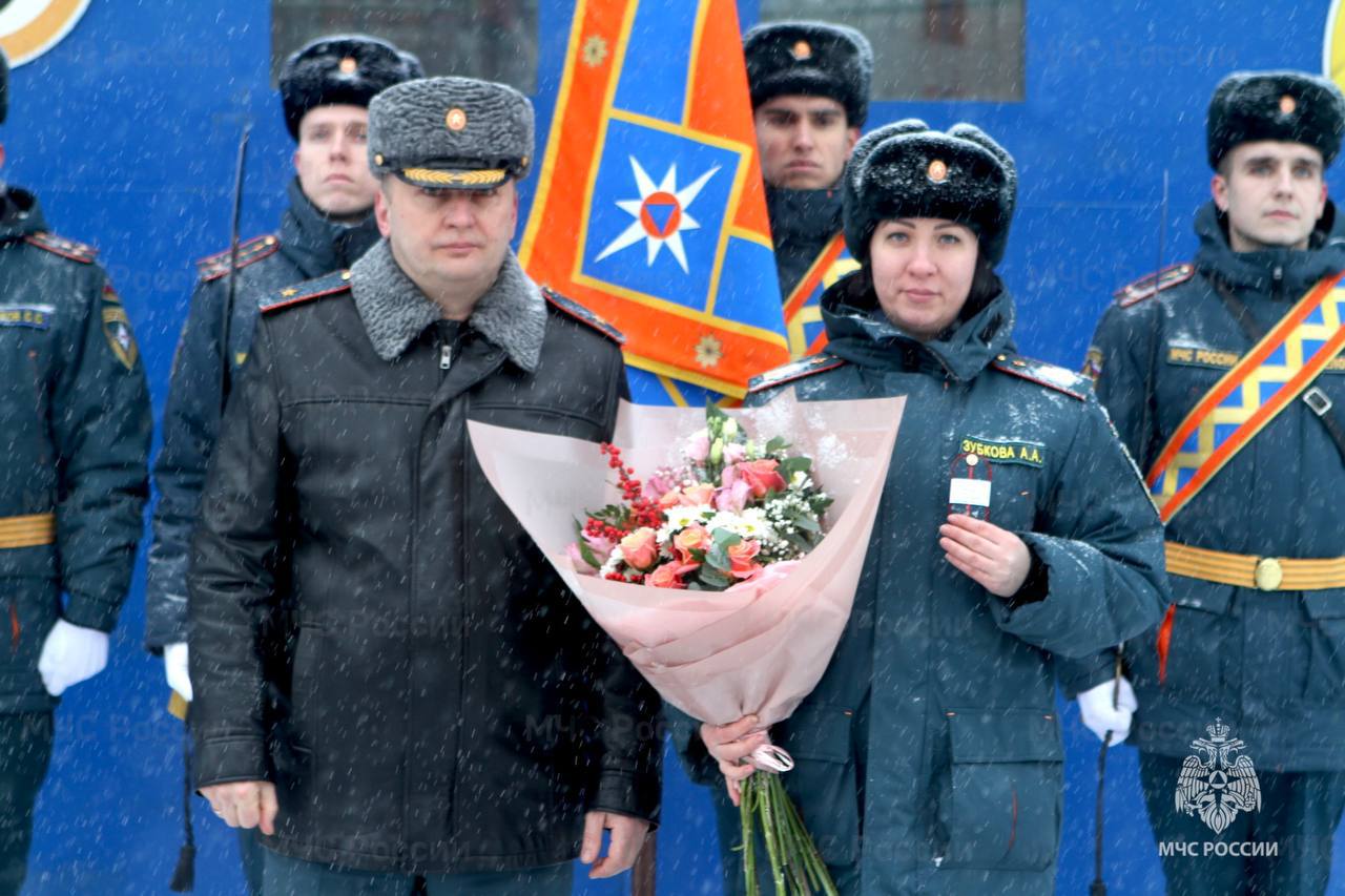 Сотрудникам Главного управления присвоены воинские и специальные звания и вручены ведомственные награды Сотрудникам Главного управления присвоены воинские и специальные звания и вручены ведомственные награды