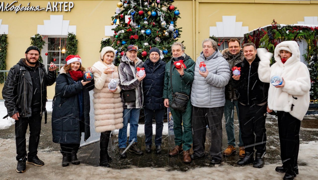 На Страстном бульваре в Москве, где расположен Союз театральных деятелей России, зажигается не только елка, но и новая традиция! На Страстном бульваре в Москве, где расположен Союз театральных деятелей России, зажигается не только елка, но и новая традиция!