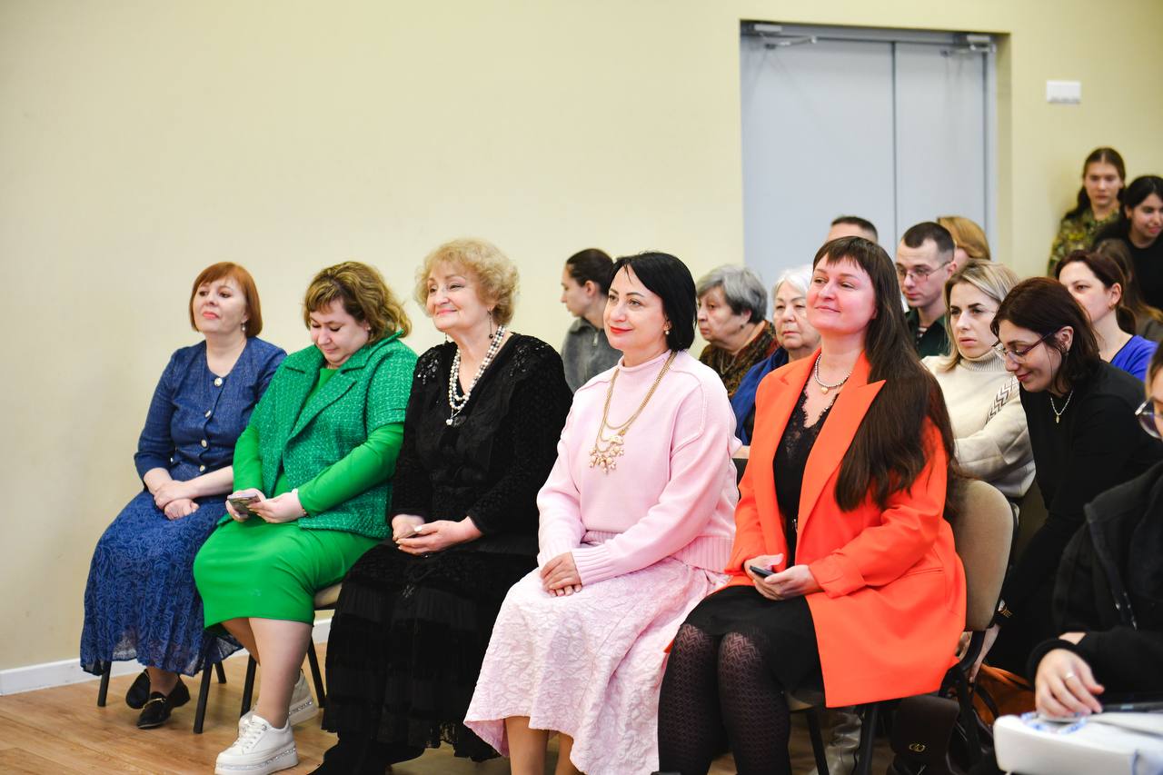 В Химках провели новогодний кадетский бал-маскарад В Химках провели новогодний кадетский бал-маскарад