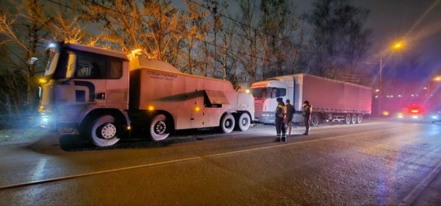 Остановка запрещена: большегрузам больше нет места на Новом бульваре