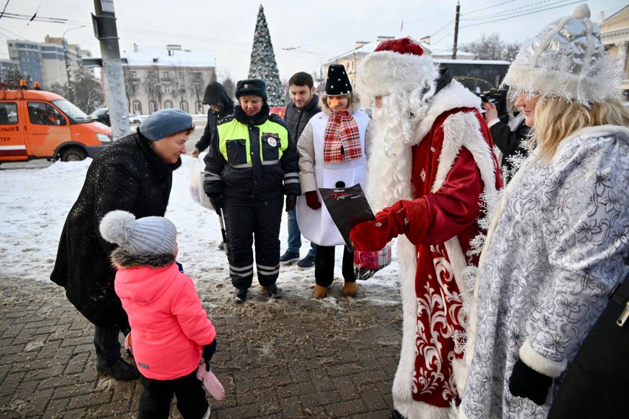 В Подмосковье продолжается реализация профилактической акции "Новогодний патруль" В Подмосковье продолжается реализация профилактической акции "Новогодний патруль"