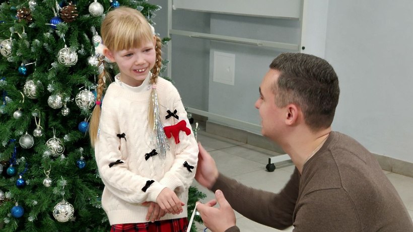 Поездка на ранчо и пазлы: как «Ёлка желаний» подарила чудо особенной девочке из Солнечногорска Поездка на ранчо и пазлы: как «Ёлка желаний» подарила чудо особенной девочке из Солнечногорска