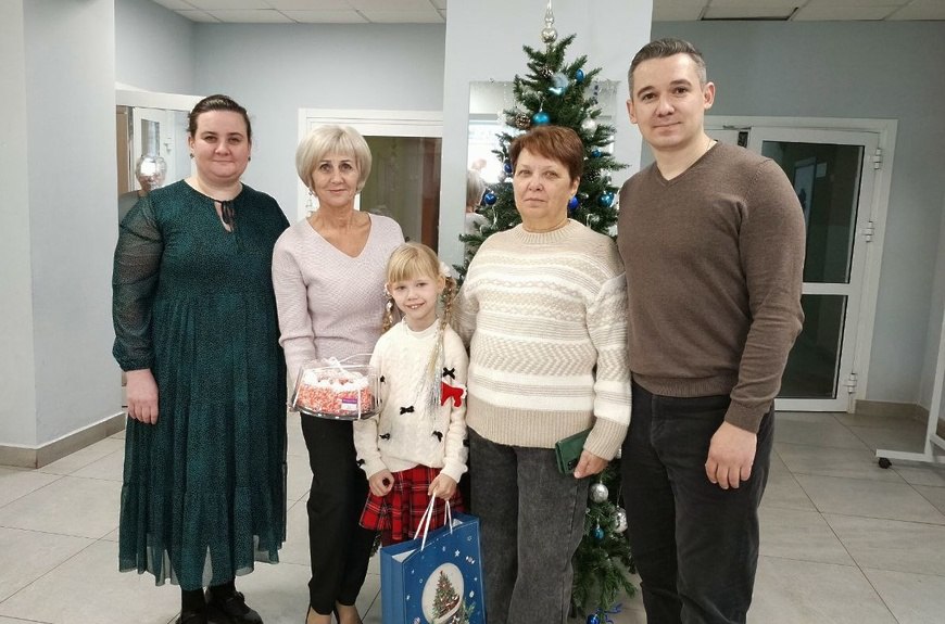 Поездка на ранчо и пазлы: как «Ёлка желаний» подарила чудо особенной девочке из Солнечногорска Поездка на ранчо и пазлы: как «Ёлка желаний» подарила чудо особенной девочке из Солнечногорска