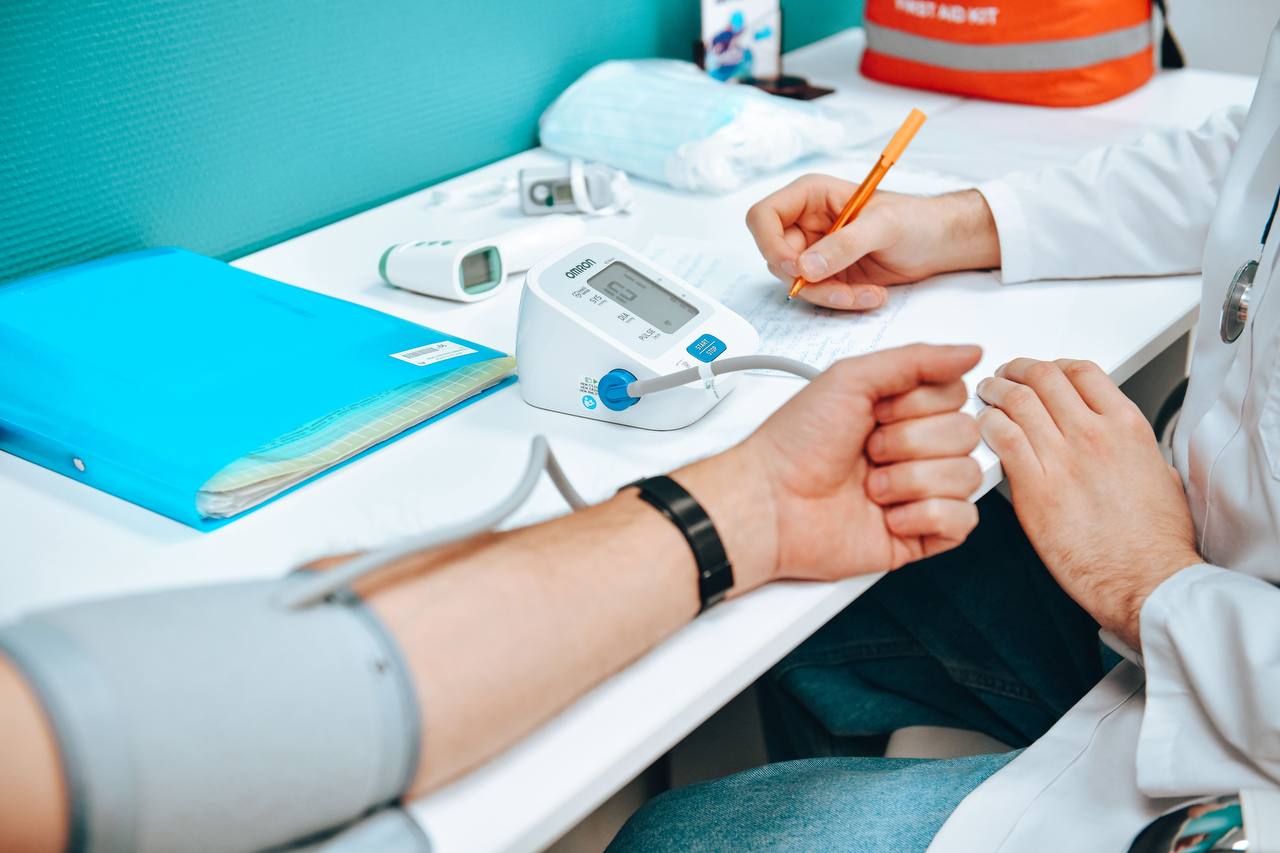 Как будут работать поликлиники в новогодние праздники? Как будут работать поликлиники в новогодние праздники?