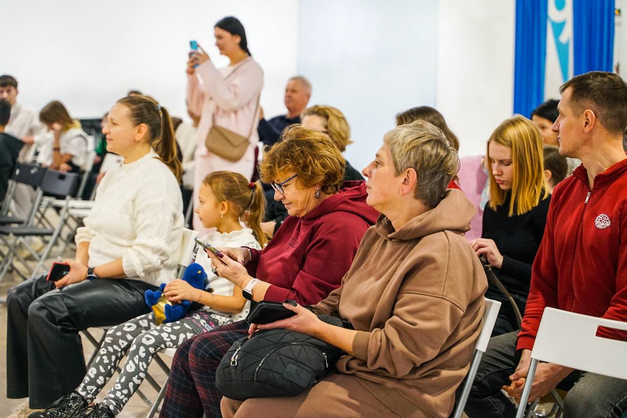 В преддверии чудес и волшебства: для маленьких химчан провели новогодний праздник В преддверии чудес и волшебства: для маленьких химчан провели новогодний праздник