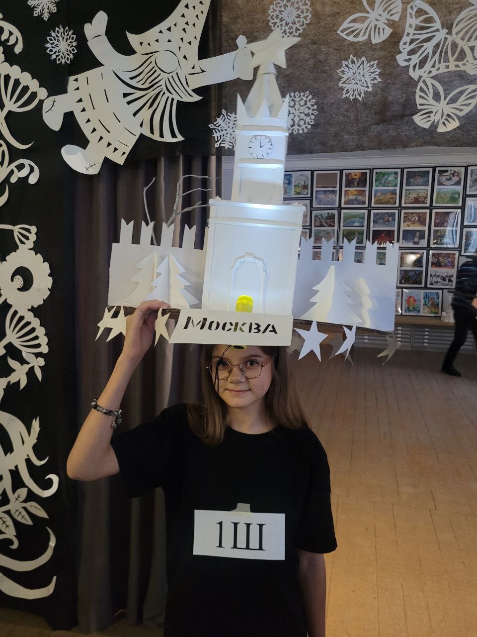 Не можем не поделиться с вами кадрами невероятной бумажной красоты, которую создали воспитанники Пушкинской детской художественной школы Не можем не поделиться с вами кадрами невероятной бумажной красоты, которую создали воспитанники Пушкинской детской художественной школы