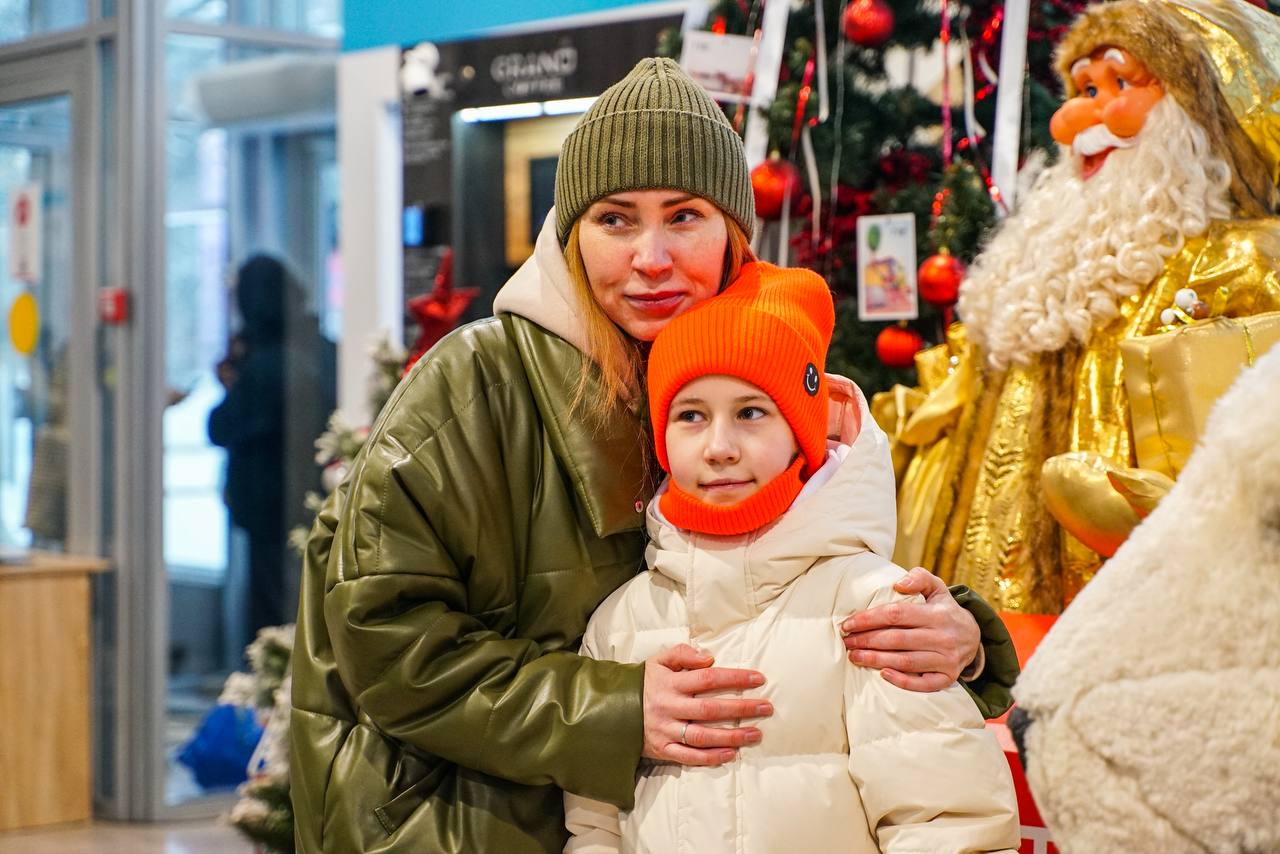 В преддверии чудес и волшебства: для маленьких химчан провели новогодний праздник В преддверии чудес и волшебства: для маленьких химчан провели новогодний праздник