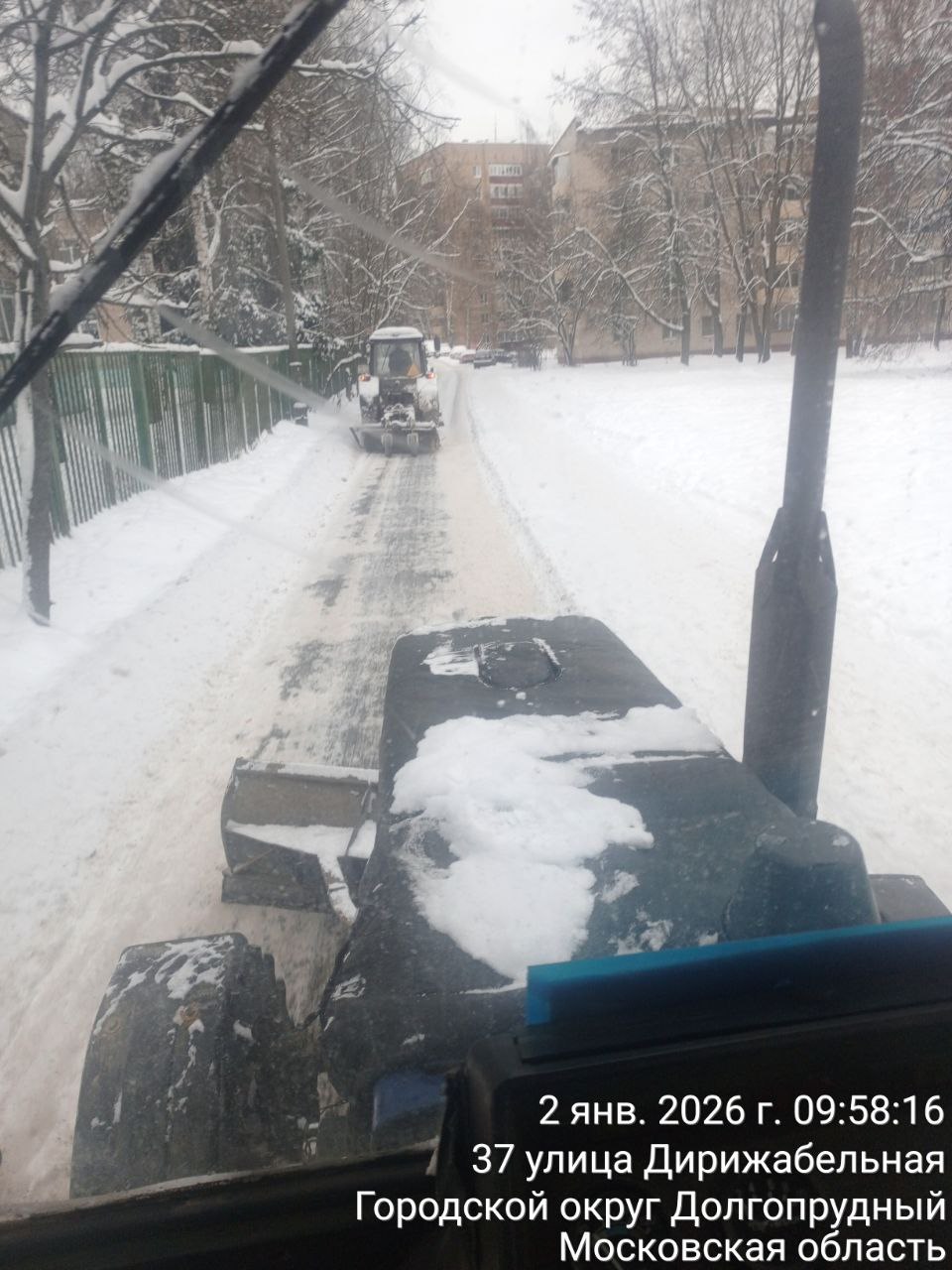 Новогодний Долгопрудный: жители отдыхают, службы чистят город от снега Новогодний Долгопрудный: жители отдыхают, службы чистят город от снега