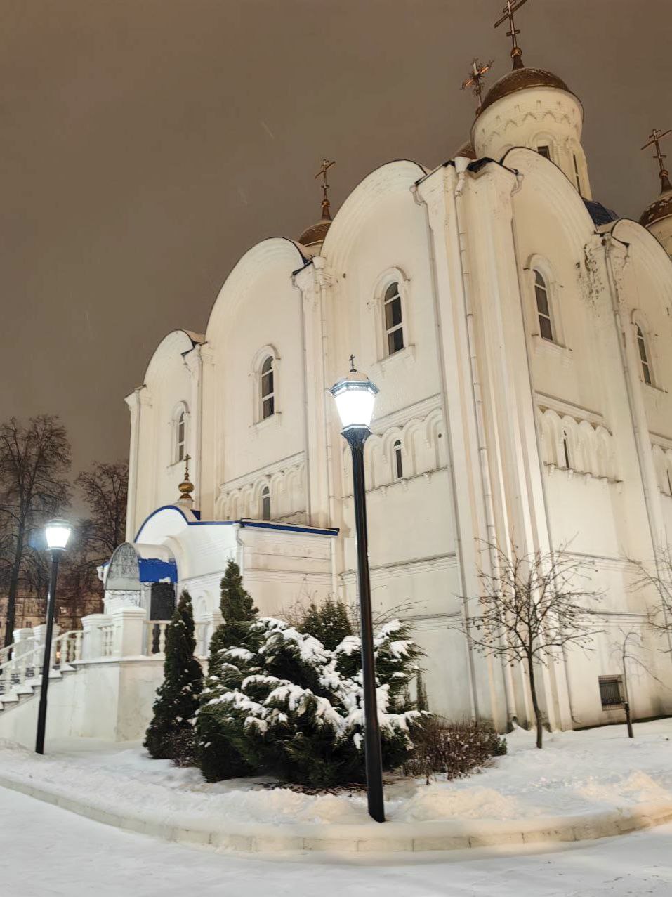 На территории Иерусалимского храма в Воскресенске обновили наружное освещение На территории Иерусалимского храма в Воскресенске обновили наружное освещение