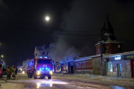 Минувшей ночью на улице 1-я Рыбная произошел пожар на территории рынка «Щедруха»