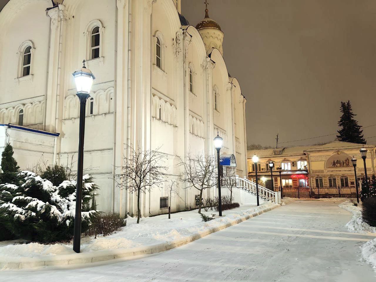 На территории Иерусалимского храма в Воскресенске обновили наружное освещение На территории Иерусалимского храма в Воскресенске обновили наружное освещение