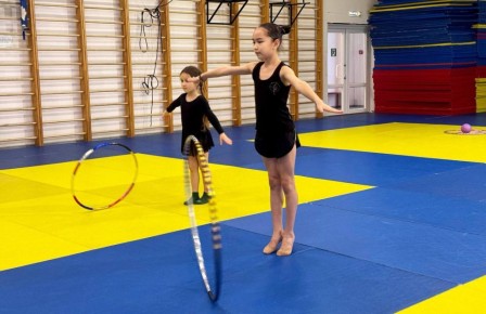 В спортивном комплексе «Заречье» провели новогодние «весёлые старты»