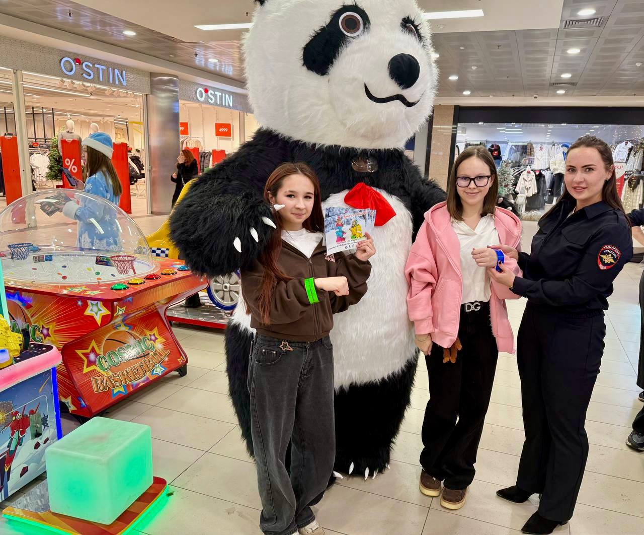 В торговых центрах Московской области автоинспекторы рассказали про безопасность маленьких пассажиров В торговых центрах Московской области автоинспекторы рассказали про безопасность маленьких пассажиров