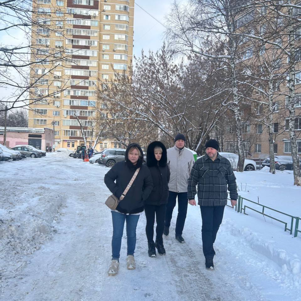 Заместитель главы округа Вадим Буров провёл плановый обход территорий микрорайона Юбилейный