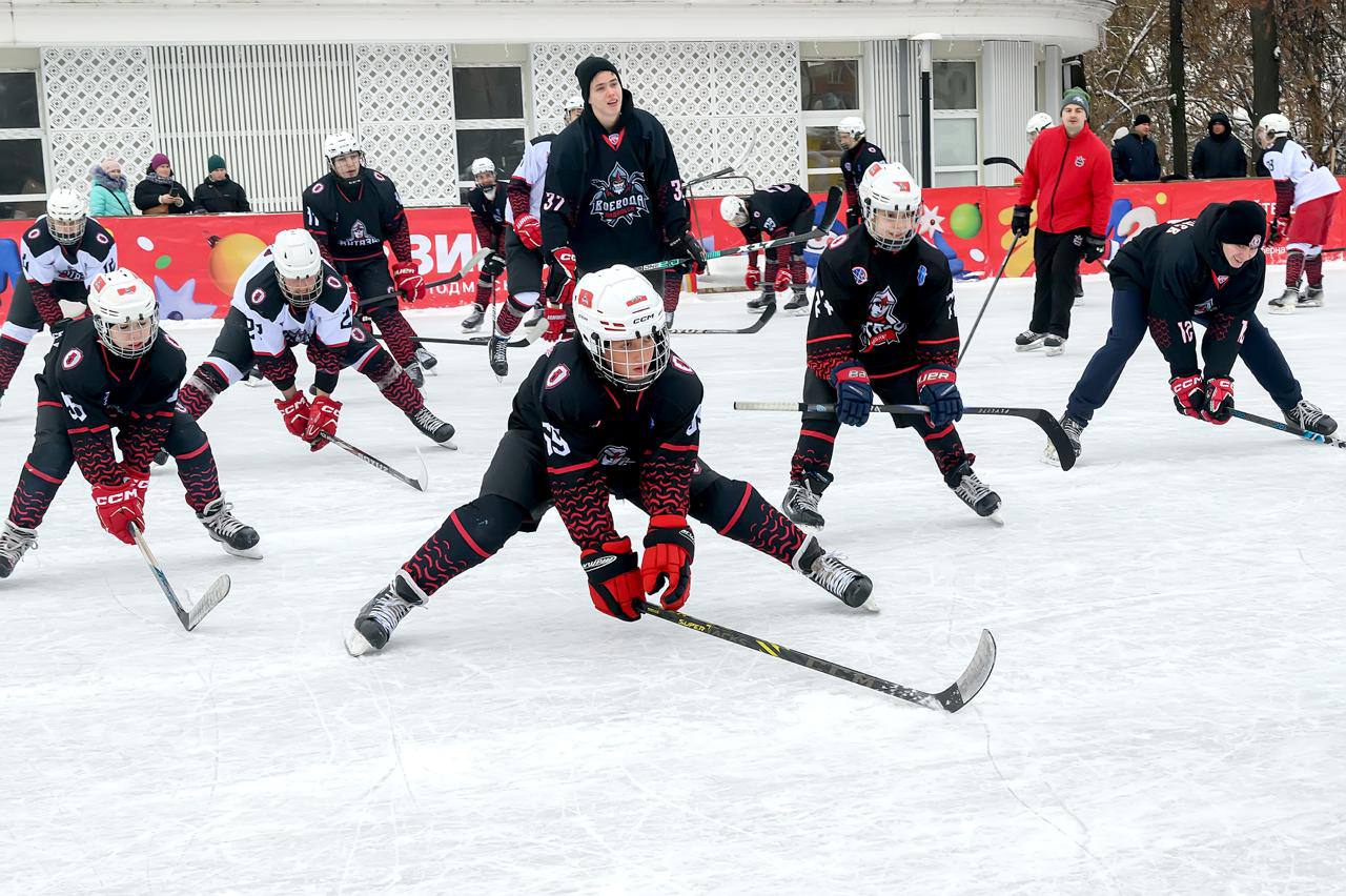 Роман Любимов провёл мастер-класс для юных хоккеистов Подольска Роман Любимов провёл мастер-класс для юных хоккеистов Подольска