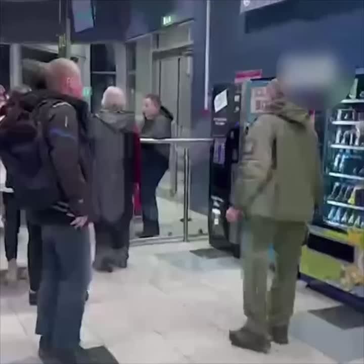 В Москве около 200 авиарейсов задержаны из-за атаки БПЛА