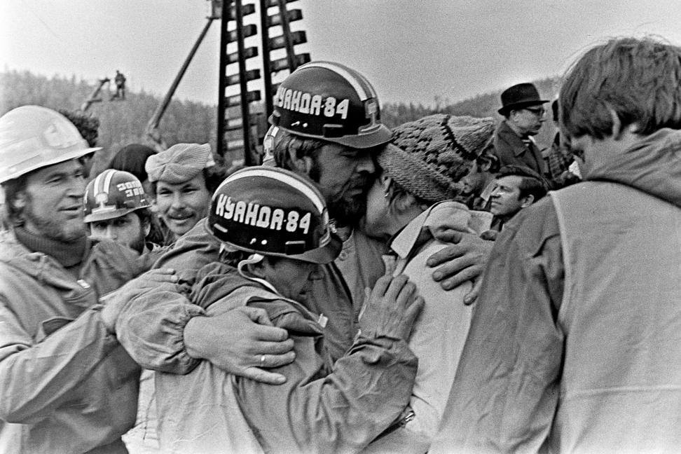 Александр Коц: ВЕЧЕРНИЙ ЗВОН:. песня уходящей недели Александр Коц: ВЕЧЕРНИЙ ЗВОН:. песня уходящей недели