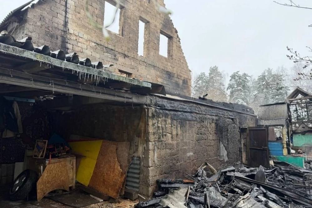 Криминал или случайность? В Подмосковье в муках сгорел фельдшер и его дети Криминал или случайность? В Подмосковье в муках сгорел фельдшер и его дети