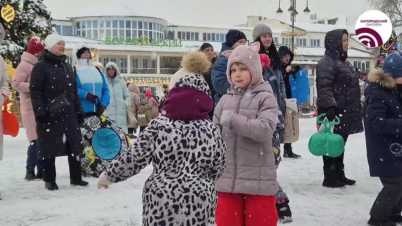 Новое праздничное представление прошло на Фонтанной площади Ногинска