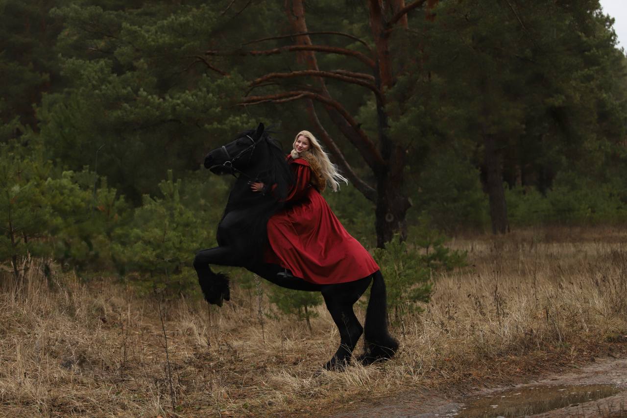 #ЗаПределамиСлужбы: старший лейтенант полиции Яна Шилина в гармонии с символом года #ЗаПределамиСлужбы: старший лейтенант полиции Яна Шилина в гармонии с символом года