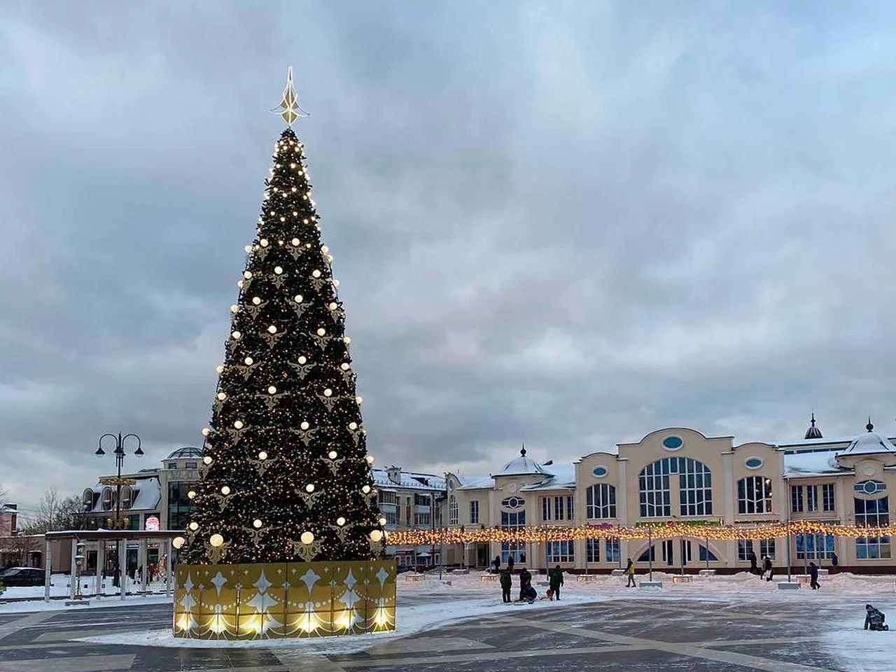 Приём заявок на конкурс «Ёлки России» продолжается Приём заявок на конкурс «Ёлки России» продолжается