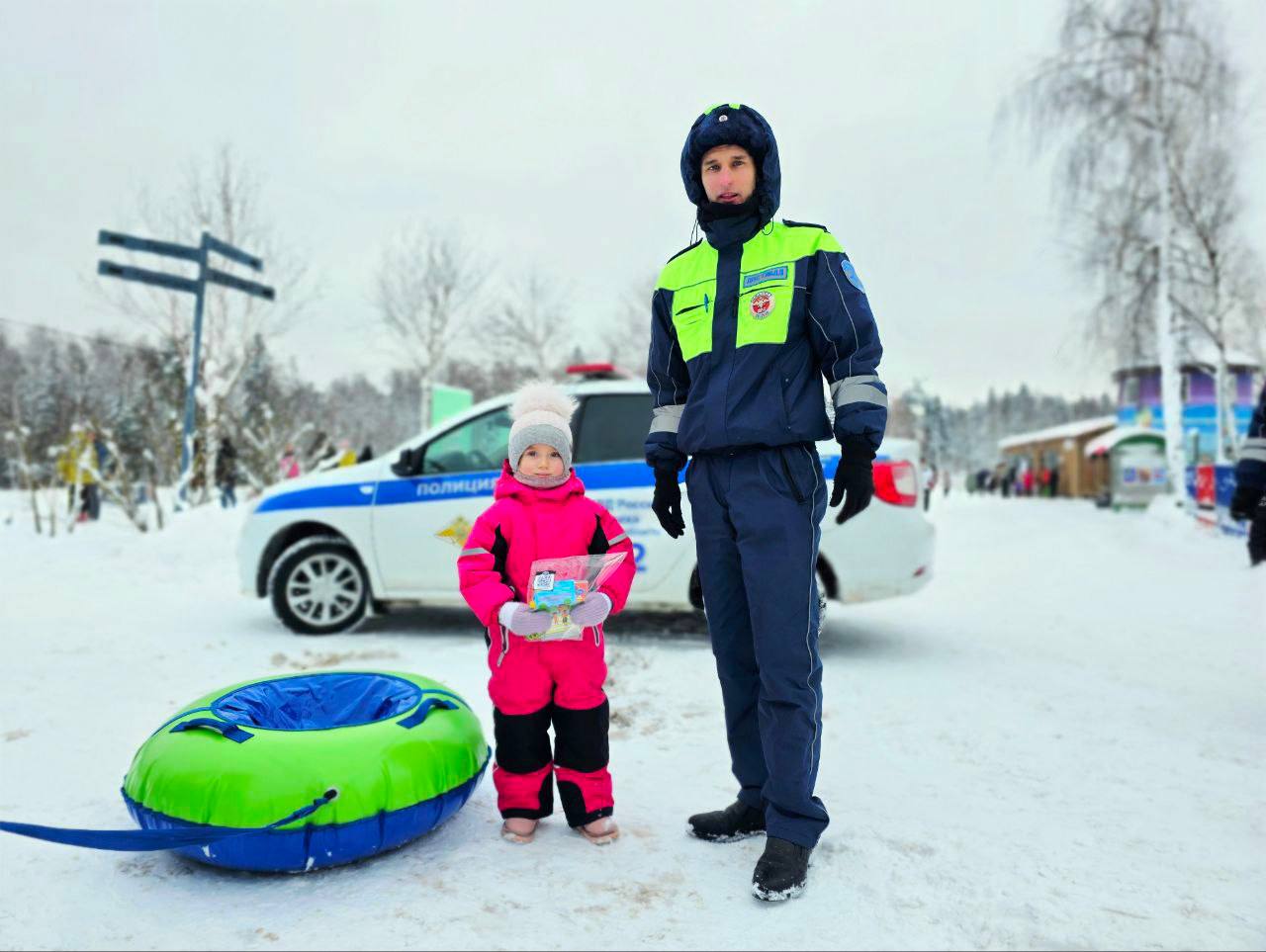 Сотрудники Госавтоинспекции г.о. «Власиха» провели информационное мероприятие «Безопасные горки» Сотрудники Госавтоинспекции г.о. «Власиха» провели информационное мероприятие «Безопасные горки»