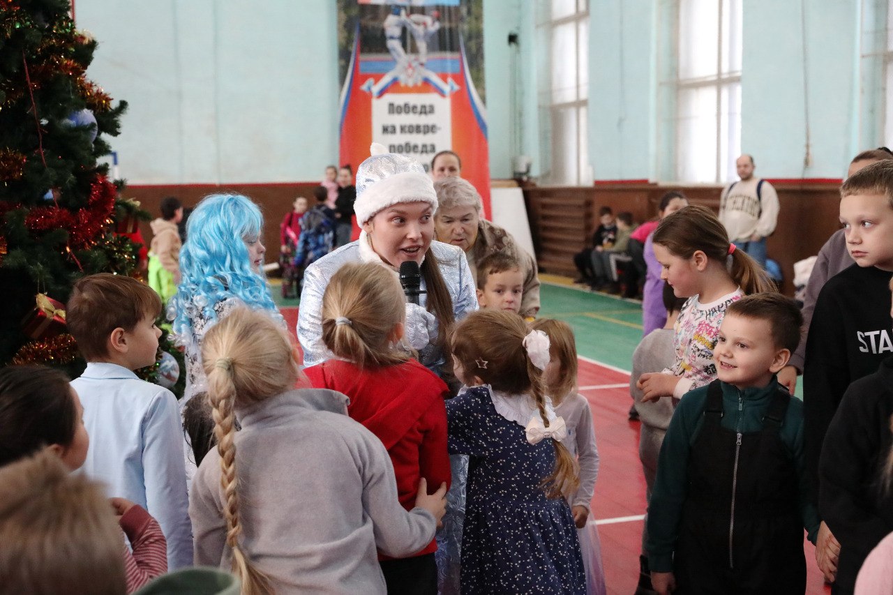 В Военном городке Долгопрудного прошла праздничная ёлка В Военном городке Долгопрудного прошла праздничная ёлка