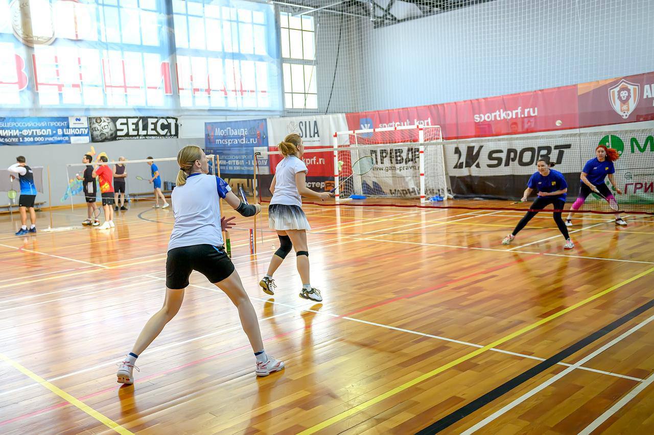 Семейный турнир по бадминтону в ФСК «Ирида» объединил участников от 5 до 60 лет Семейный турнир по бадминтону в ФСК «Ирида» объединил участников от 5 до 60 лет