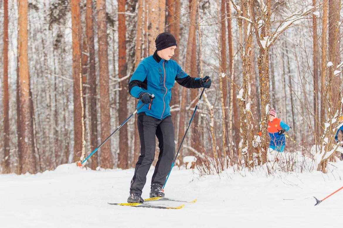 Учимся у профессионала. На лыжной базе Дворца спорта «Восток» состоялась тренировка с профессиональным лыжником Антоном Тимашовым Учимся у профессионала. На лыжной базе Дворца спорта «Восток» состоялась тренировка с профессиональным лыжником Антоном Тимашовым