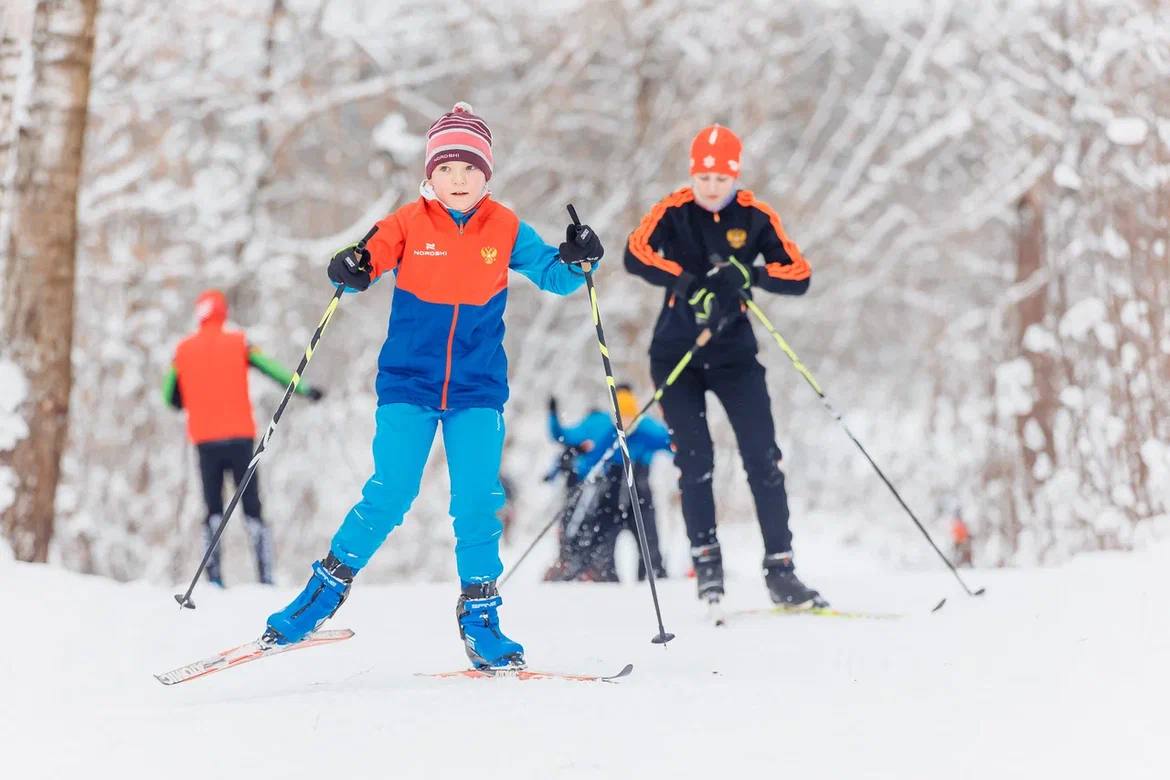 Учимся у профессионала. На лыжной базе Дворца спорта «Восток» состоялась тренировка с профессиональным лыжником Антоном Тимашовым Учимся у профессионала. На лыжной базе Дворца спорта «Восток» состоялась тренировка с профессиональным лыжником Антоном Тимашовым