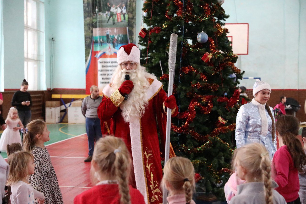 В Военном городке Долгопрудного прошла праздничная ёлка В Военном городке Долгопрудного прошла праздничная ёлка