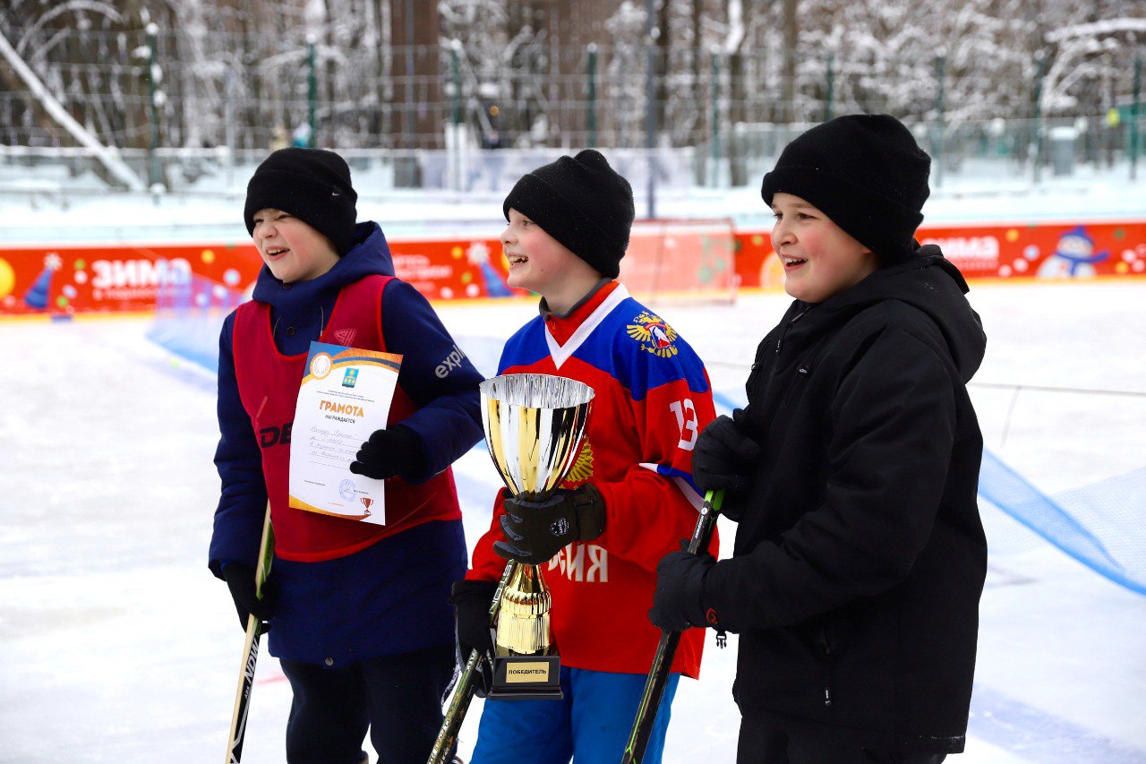 Турнир по хоккею в валенках состоялся в Солнечногорске Турнир по хоккею в валенках состоялся в Солнечногорске