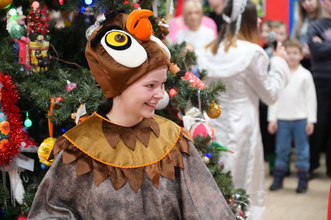 В Хотькове в КЦ «Елизавета Мамонтова» состоялось новогоднее представление для детей семей участников СВО В Хотькове в КЦ «Елизавета Мамонтова» состоялось новогоднее представление для детей семей участников СВО