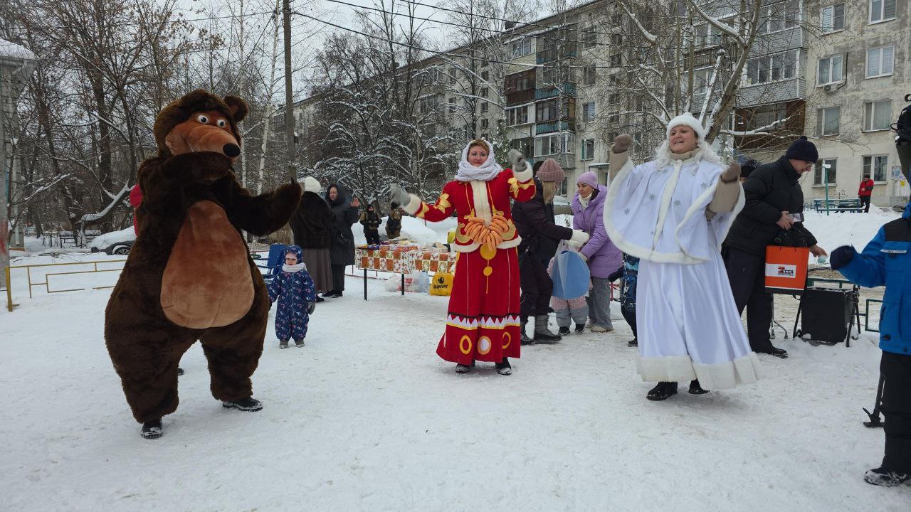 Зимний праздник для детей организовало коммунальное предприятие Люберец Зимний праздник для детей организовало коммунальное предприятие Люберец