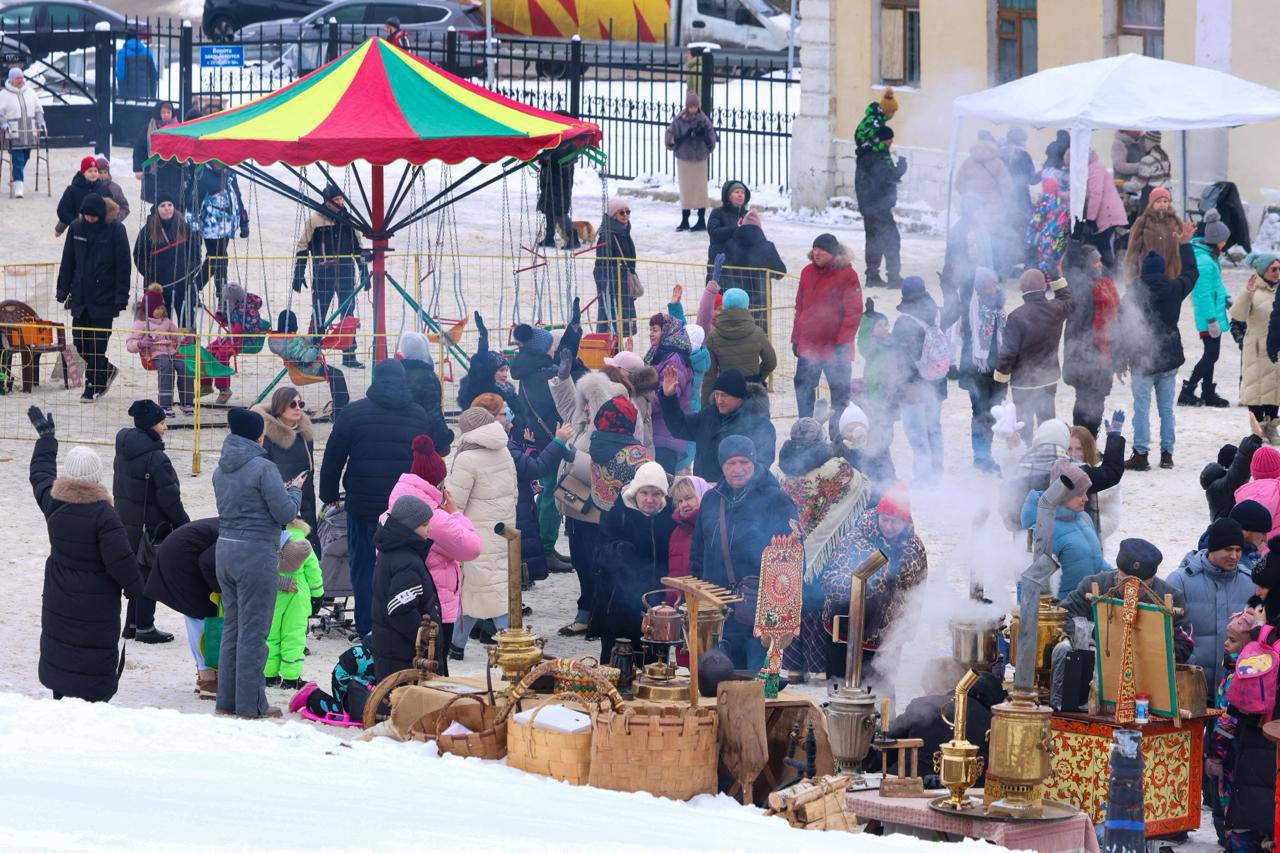 Рождественский праздник в Дубровицах собрал более тысячи гостей Рождественский праздник в Дубровицах собрал более тысячи гостей