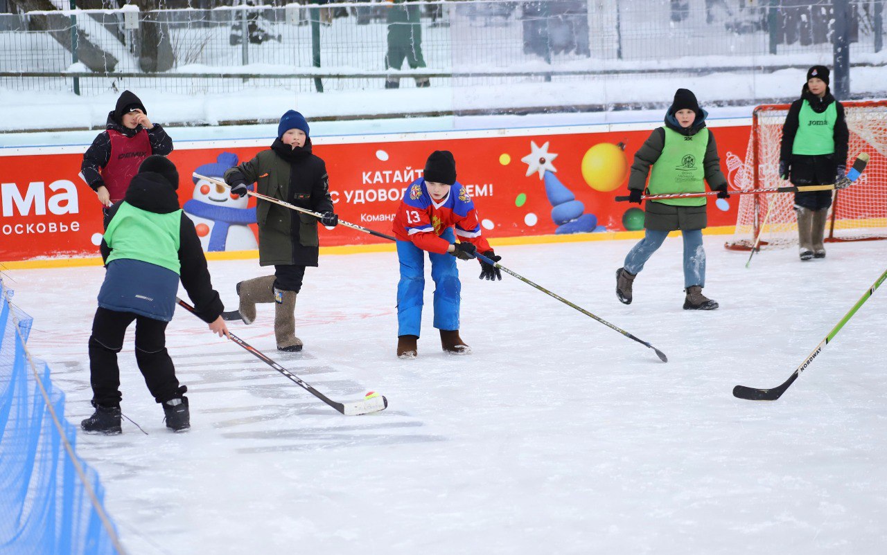 Турнир по хоккею в валенках состоялся в Солнечногорске Турнир по хоккею в валенках состоялся в Солнечногорске