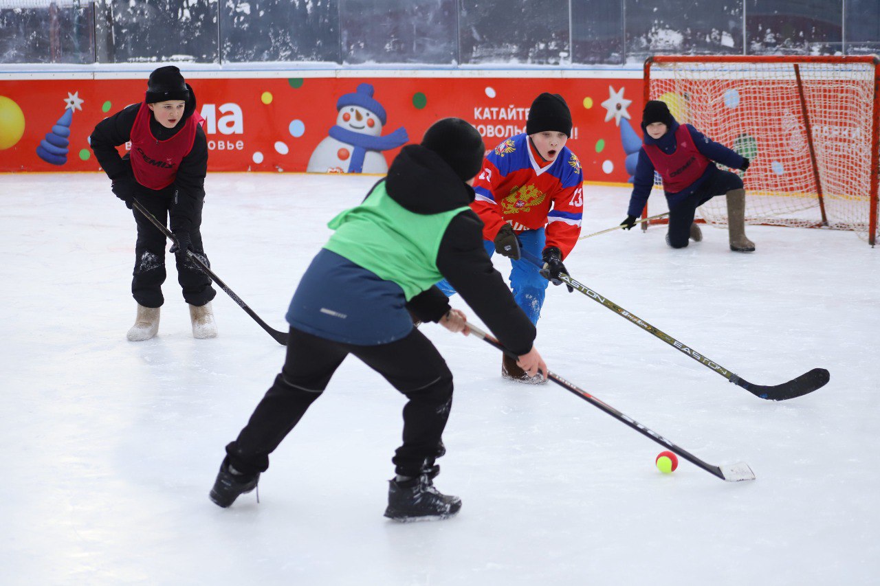 Турнир по хоккею в валенках состоялся в Солнечногорске Турнир по хоккею в валенках состоялся в Солнечногорске