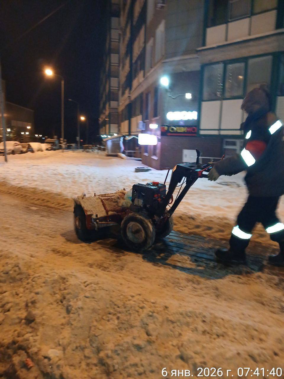 В городском округе Красногорск продолжается ежедневная уборка снега В городском округе Красногорск продолжается ежедневная уборка снега
