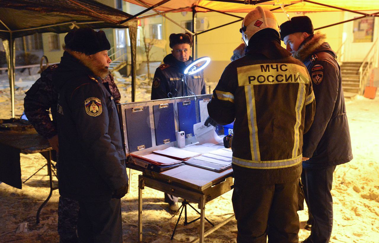 В Твери обломок беспилотника влетел в окна девятиэтажки – погиб человек В Твери обломок беспилотника влетел в окна девятиэтажки – погиб человек