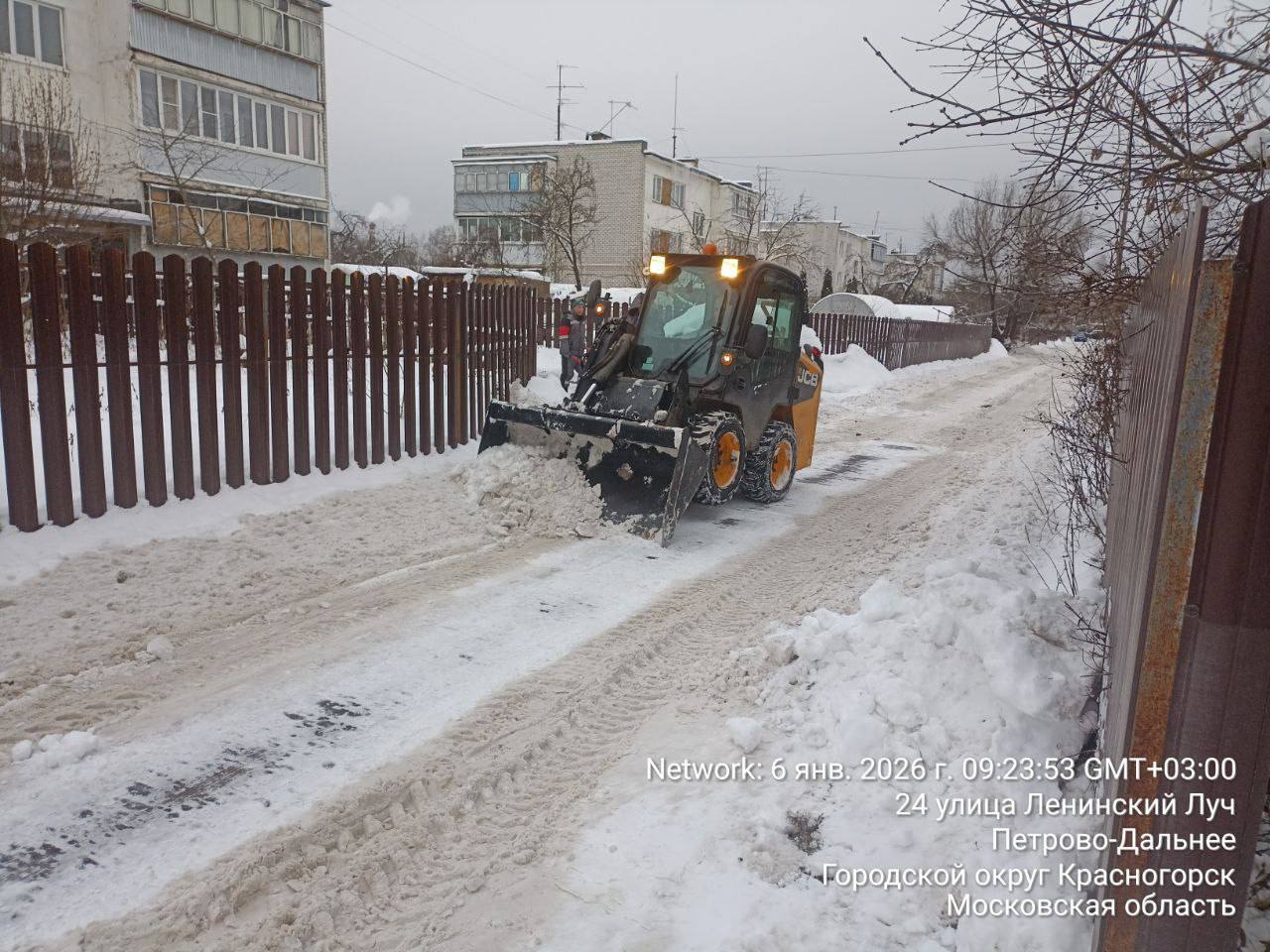 В городском округе Красногорск продолжается ежедневная уборка снега В городском округе Красногорск продолжается ежедневная уборка снега