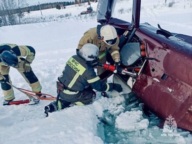 Новости к этому часу:. В Пермском крае разбился частный вертолёт, погибли два человека