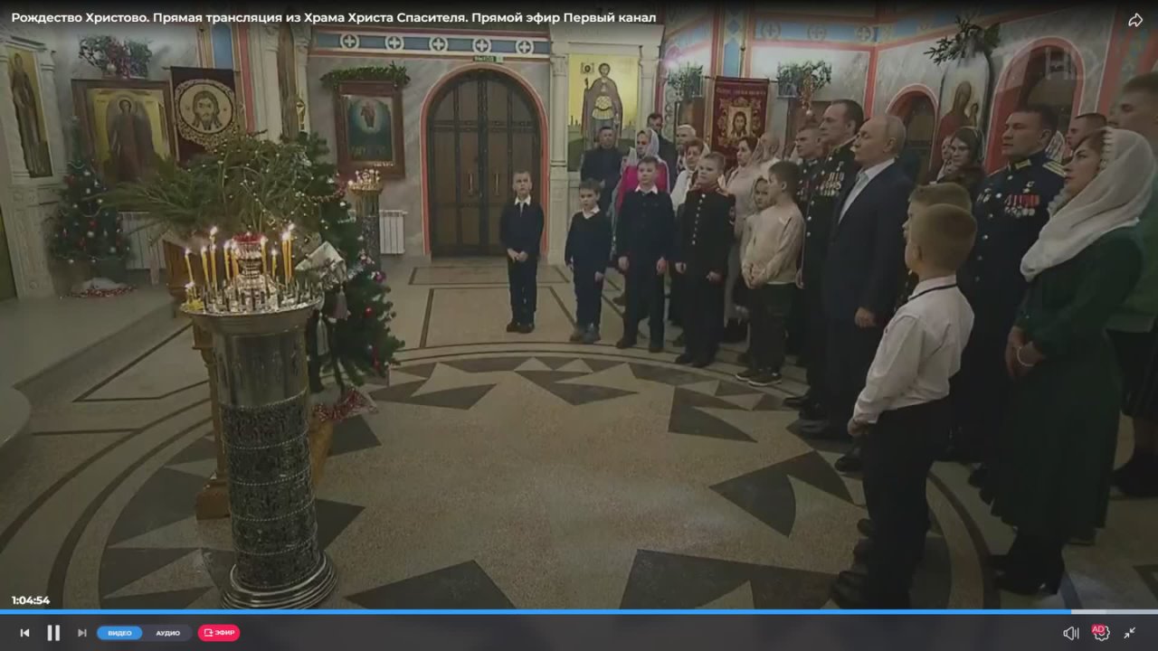 Рождественское богослужение в храме Христа Спасителя подошло к концу