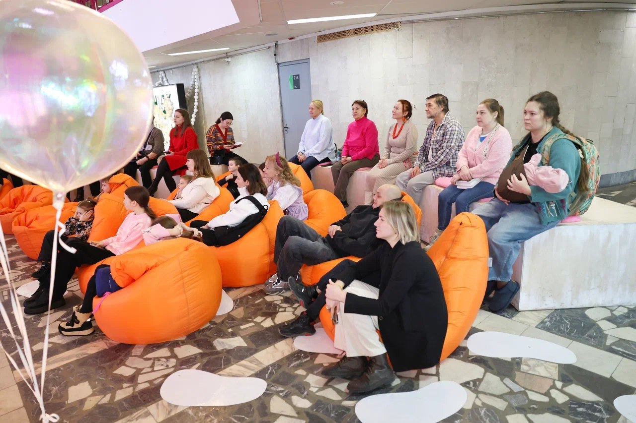 В Мытищи пришла Коляда. В ДК «Яуза» прошла живая программа с народными песнями, играми и хороводами, где каждый мог не только наблюдать за происходящим, но и активно принимать участие в действии В Мытищи пришла Коляда. В ДК «Яуза» прошла живая программа с народными песнями, играми и хороводами, где каждый мог не только наблюдать за происходящим, но и активно принимать участие в действии