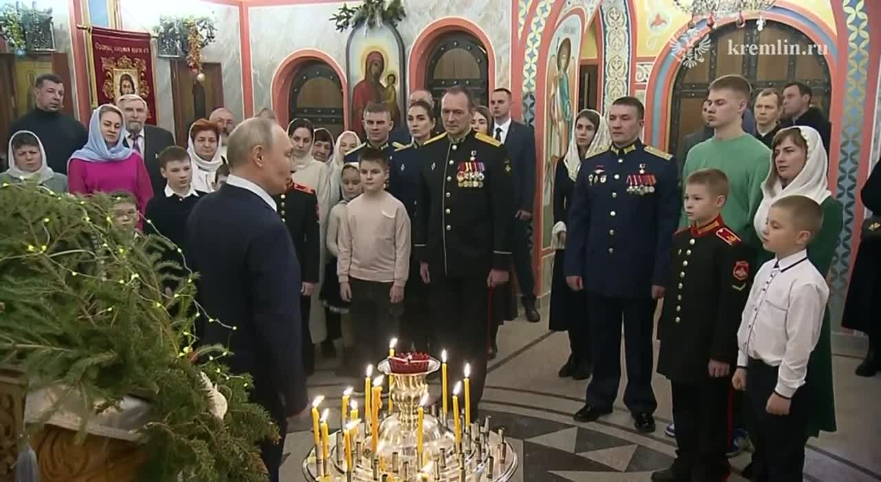 Путин поздравил православных христиан с Рождеством