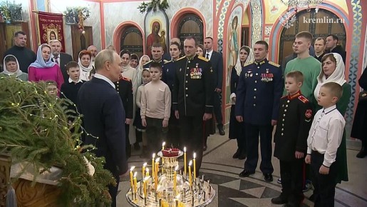 Владимир Путин поздравил военнослужащих и их семьи с Рождеством и наступившим Новым годом