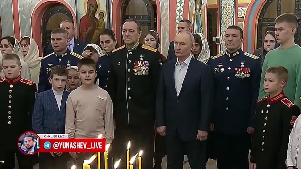 Александр Юнашев: Президент присутствует на рождественском богослужении в одном из храмов Подмосковья
