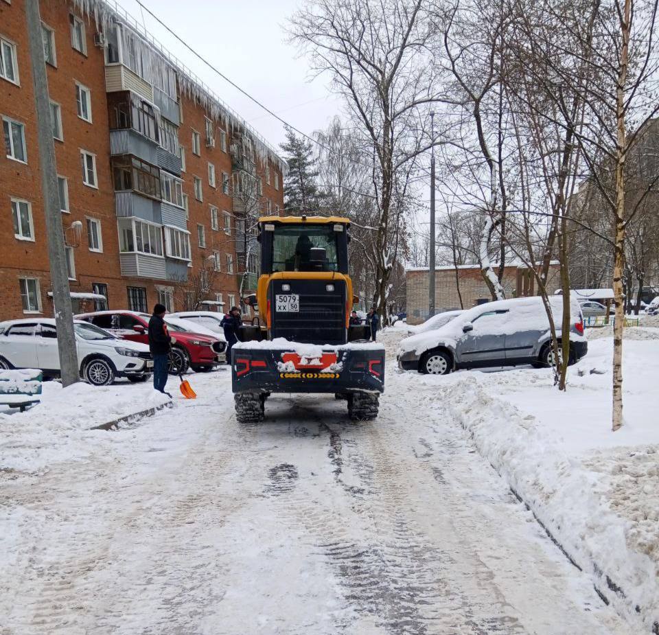 Коммунальные службы Подольска активно наводят порядок на территории округа