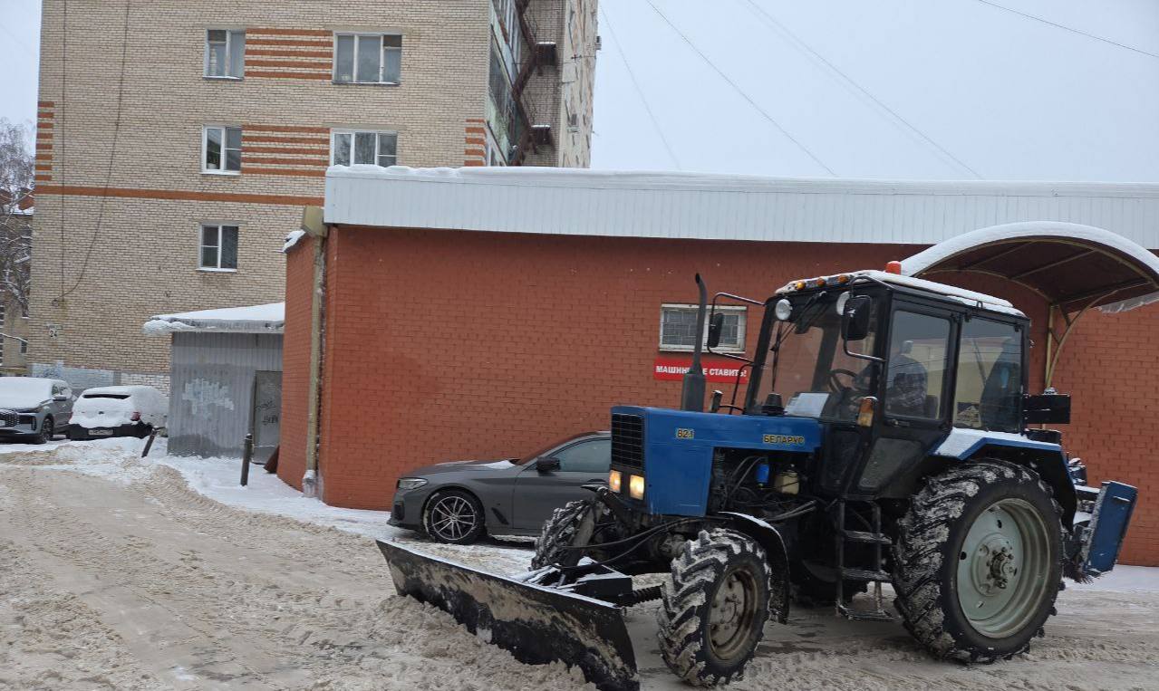 Коммунальные службы Подольска активно наводят порядок на территории округа Коммунальные службы Подольска активно наводят порядок на территории округа