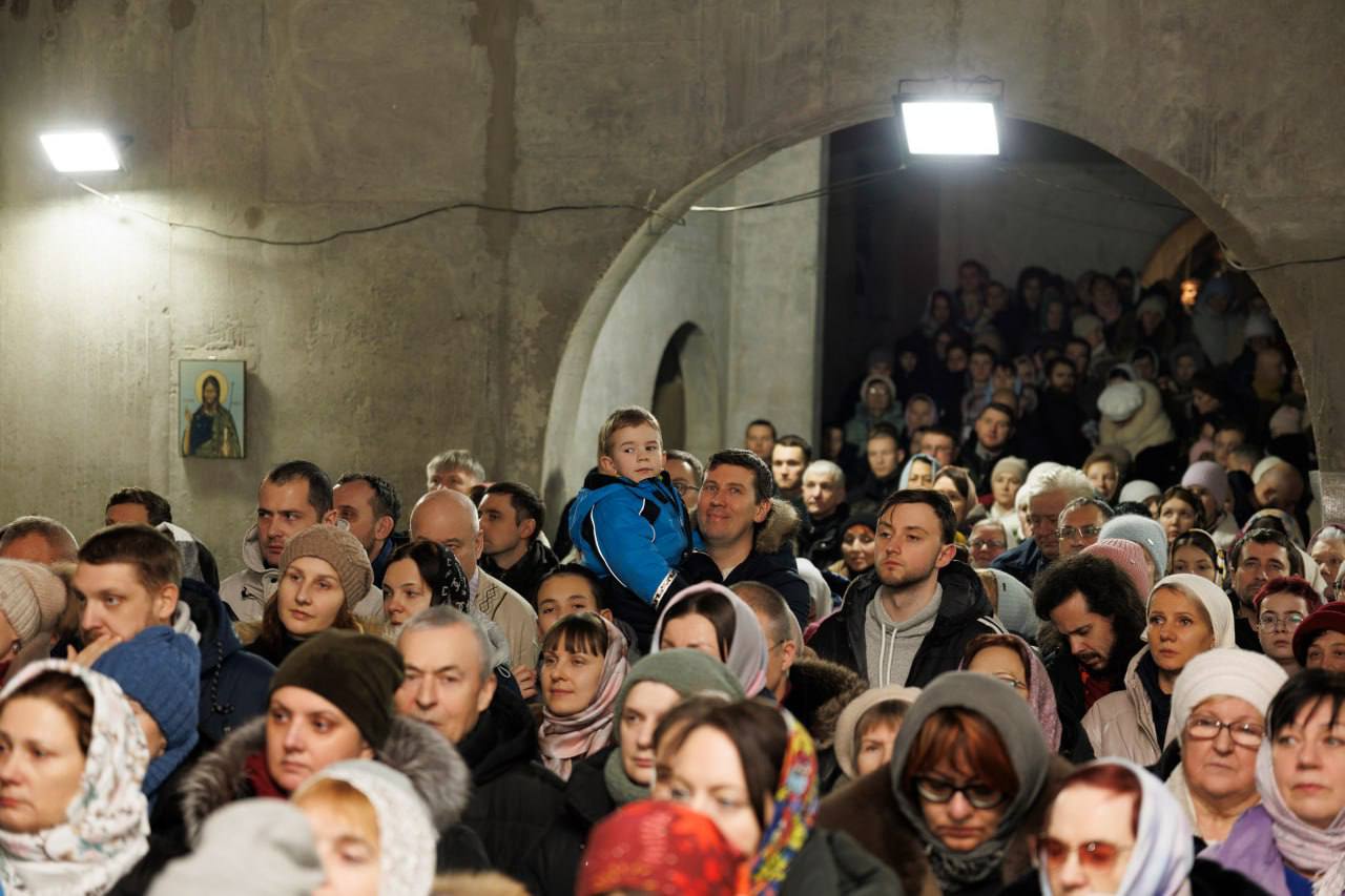 Сергей Юров: Сегодня в строящемся Кирилло-Мефодиевском храме на Рождественской улице состоялось по-настоящему знаковое событие - здесь прошла первая Рождественская служба Сергей Юров: Сегодня в строящемся Кирилло-Мефодиевском храме на Рождественской улице состоялось по-настоящему знаковое событие - здесь прошла первая Рождественская служба